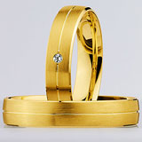 Marrying 585 Gelbgold, 4,50 mm Breite, seidenmatt mit Fugen, 1 Brillant 0,015 ct W/SI,
