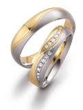 Marrying 585 Weiss-Gelbgold, 5,00 mm Breite, seidenmatt, 14 Brillanten 0,142 ct TW/SI,