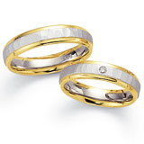 Marrying 585 Weiss / Gelbgold, 5,0 mm Breite, hammerschlagmatt / poliert, 1 Brillant 0,025 ct TW/SI,